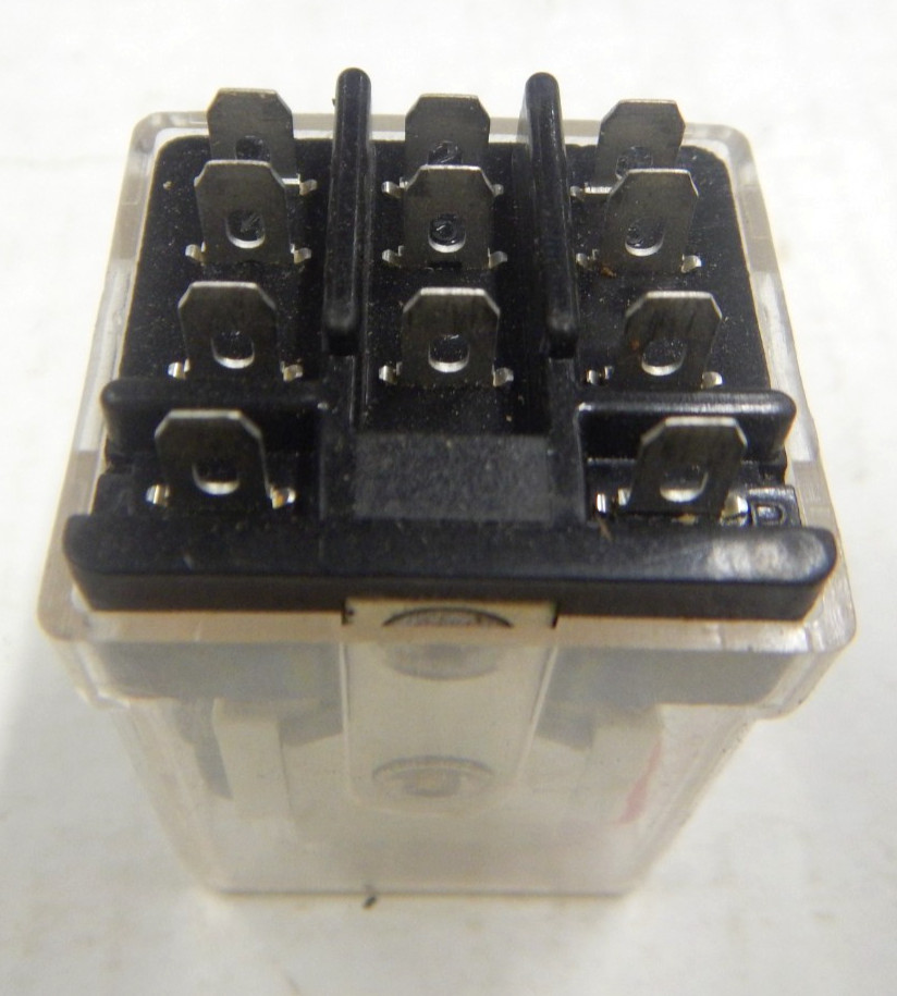 Sky Electronics SKAPL-3C Relay 11 Flat pin 3 Pole 120v coil 10 amp w/ Light USED