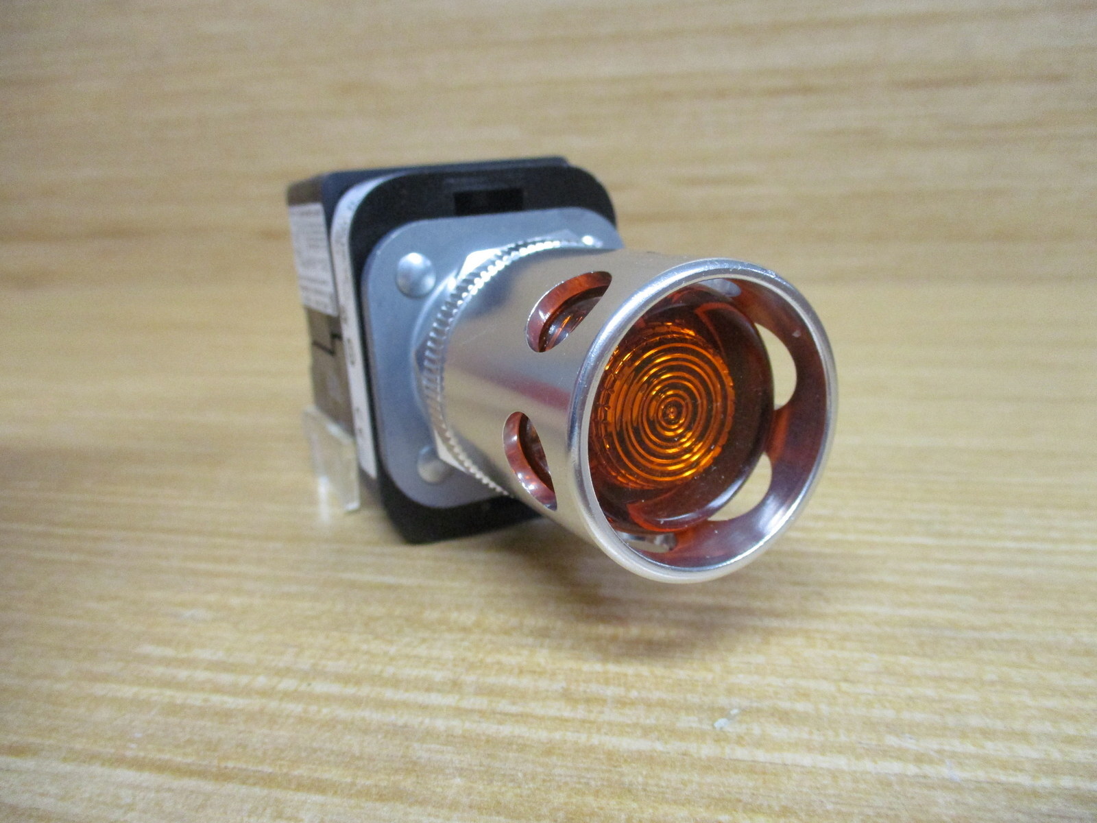 Allen Bradley 800T-QAH2AD1 Push Button