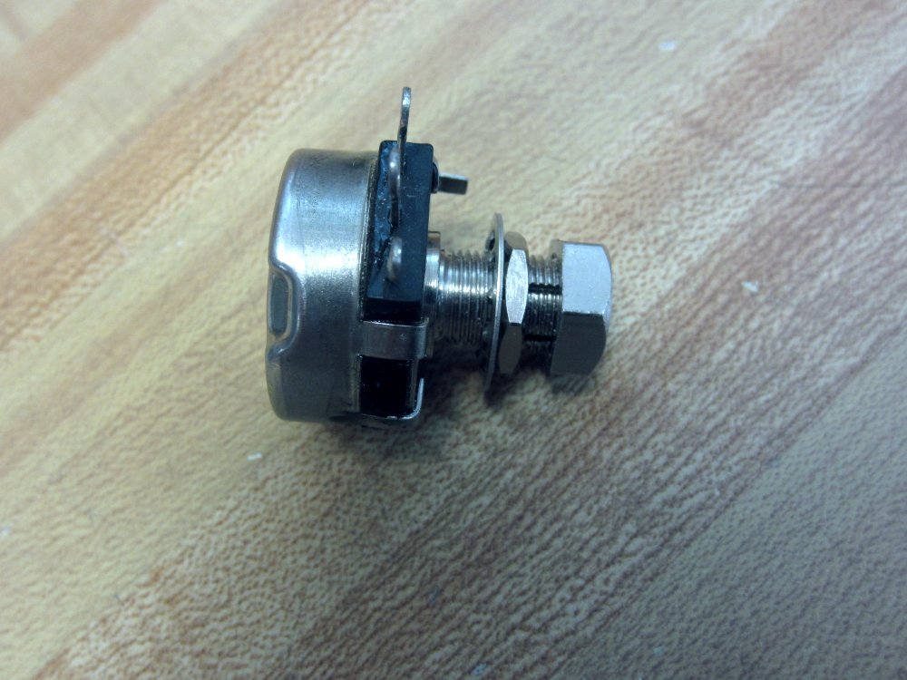 Clarostat RV4LAYSA105A Potentiometer 1Ω 2W