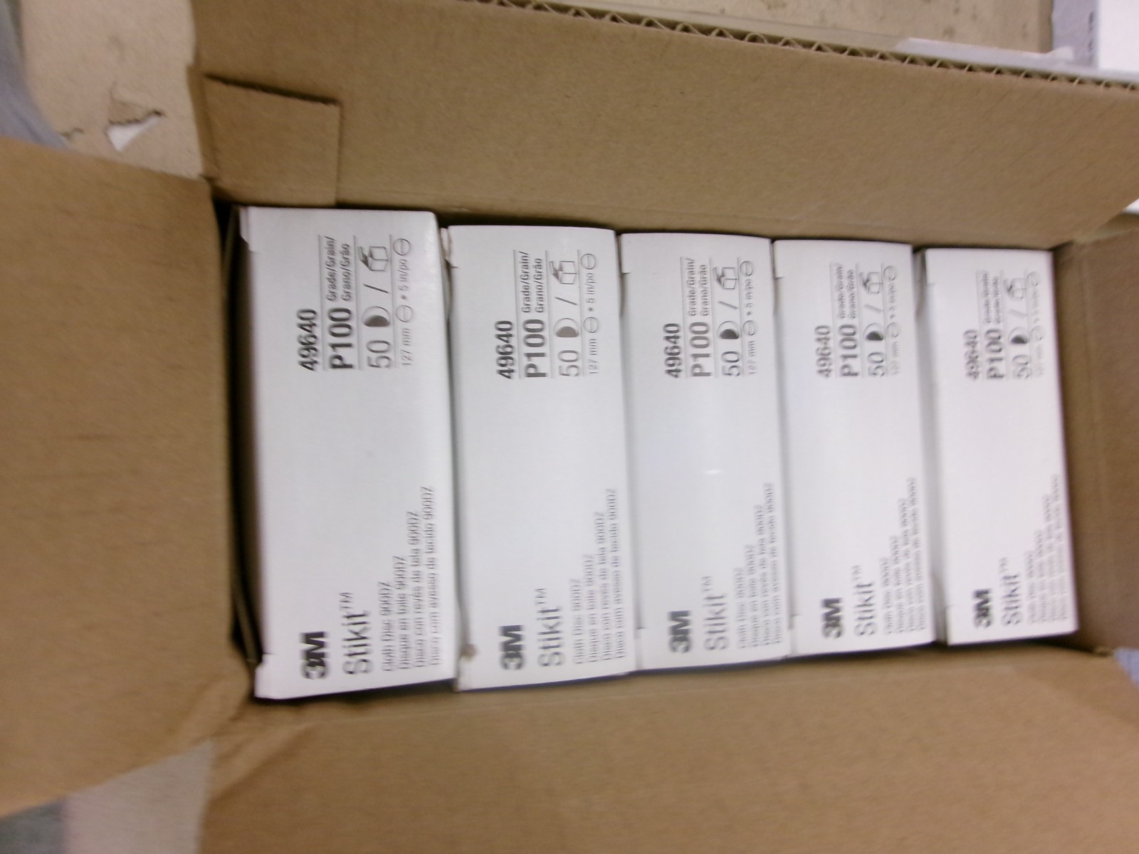 LOT OF 5 BOXES 3M 49640 STIKIT CLOTH DISC P100 GRADE 5″ 50 PER BOX
