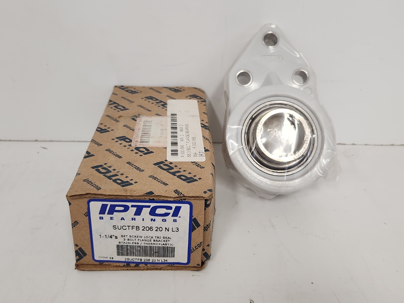 NEW IN BOX! PTC 3-BOLT FLANGE BEARING SUC206-20-N-L3 / P300-586