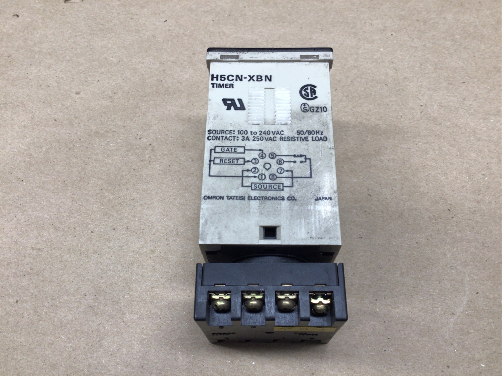 Omron H5CN-XBN Timer WITH OMRON P36-08 BASE #20I55