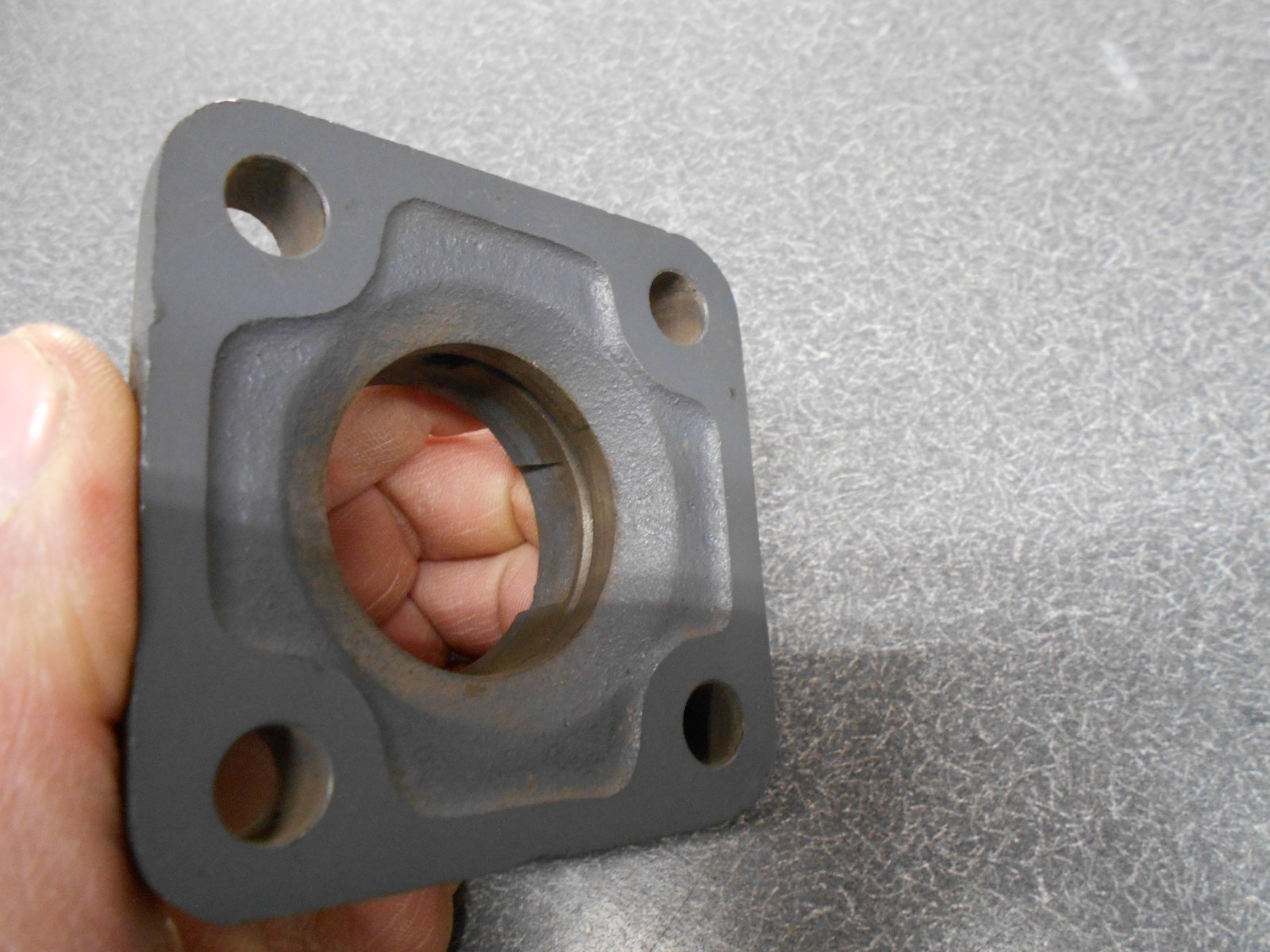 Burns/Tisco 40mm 4-Bolt Greasable Bearing Flange. F40-R. NEW!