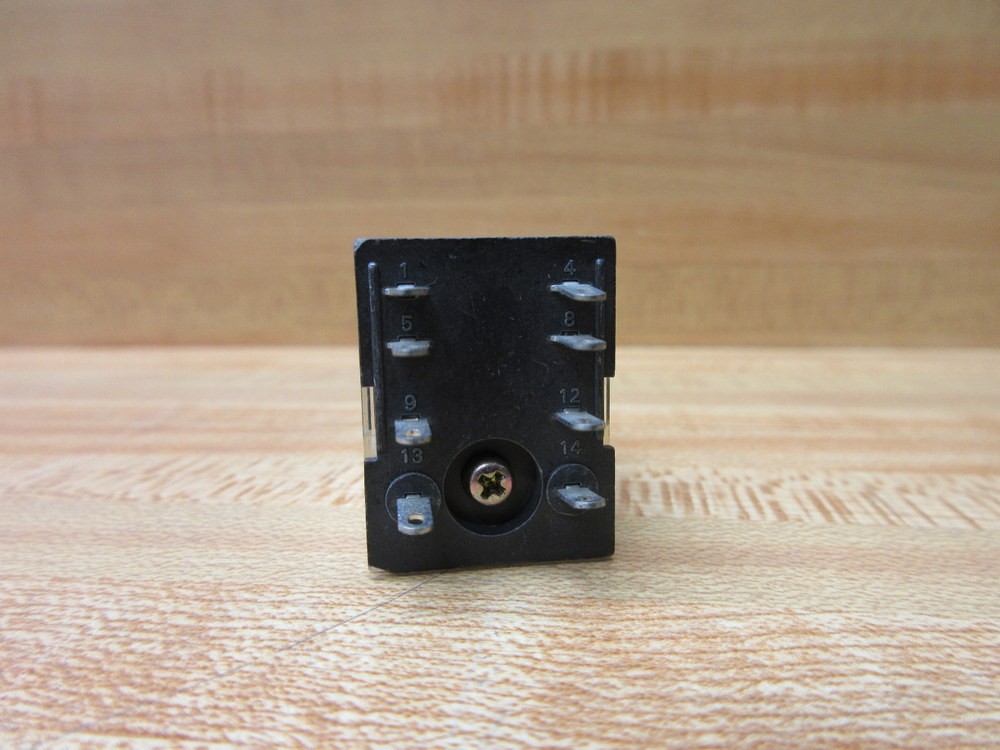 Omron MY2-220/240V AC Relay MY2-220/240VAC