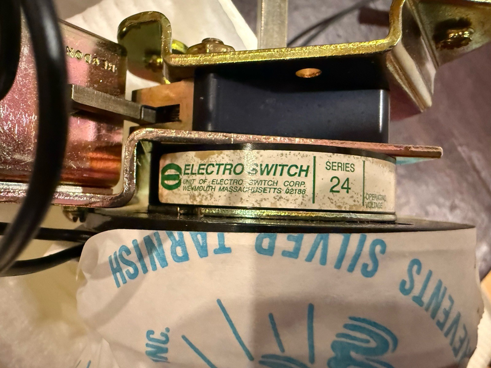 7802D ELECTROSWITCH SERIES 24 LOCKOUT RELAY SWITCH 125VDC SL NO 9323