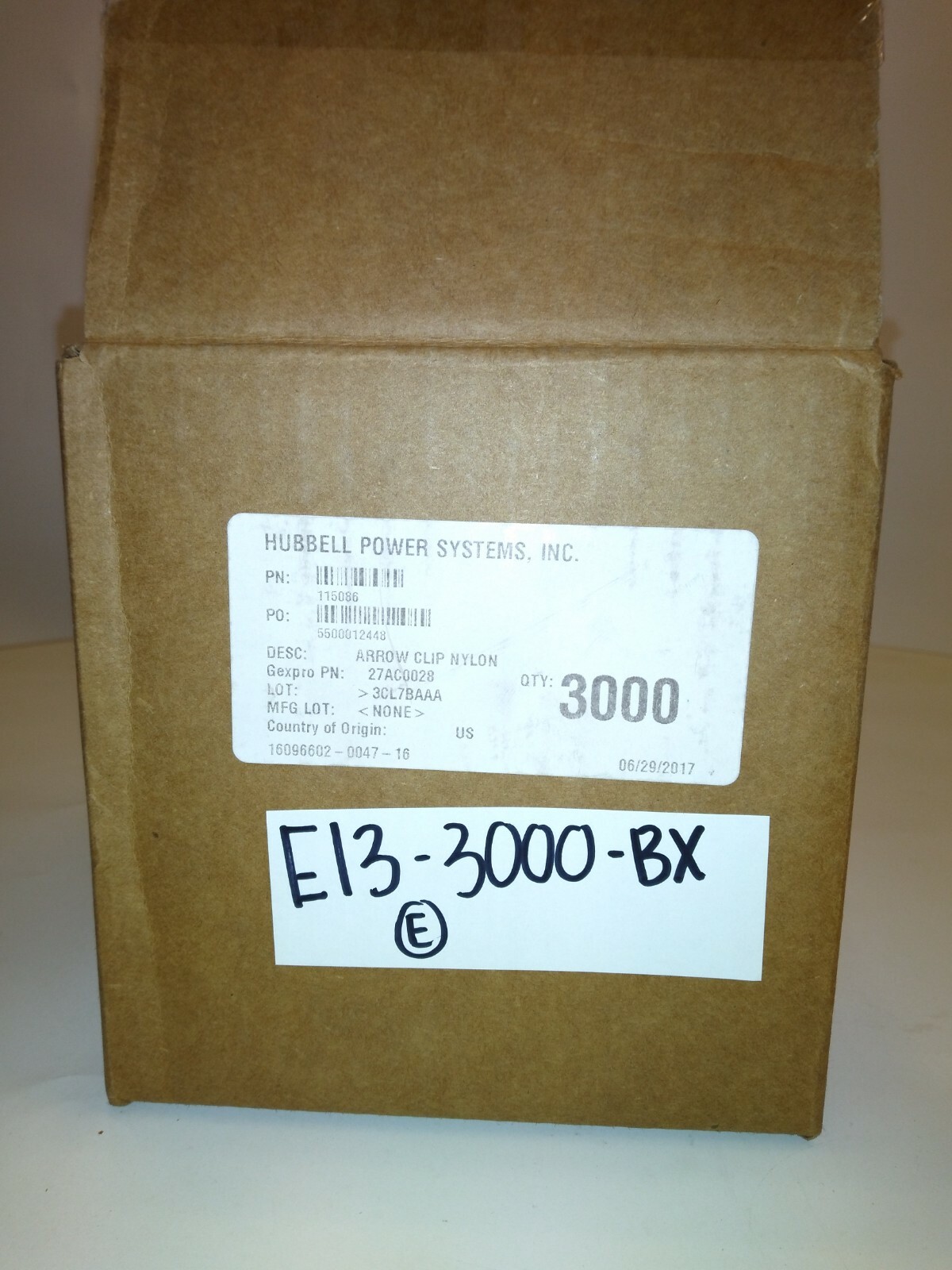 Hubbell Power Systems, Inc. Arrow Clip Nylon 115086/ 27AC0028 (3000 Pack)