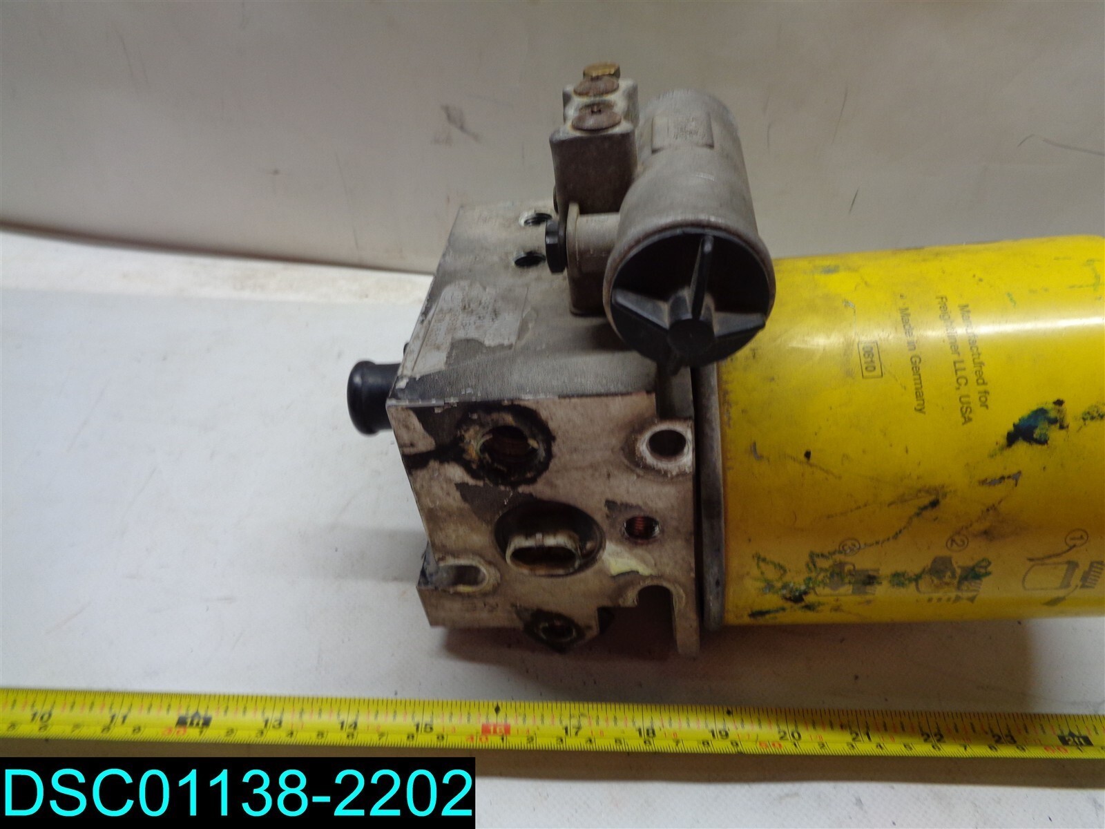 used item- Bendix Type 5015533 AD-IS Air Dryer for Kenworth Peterbilt