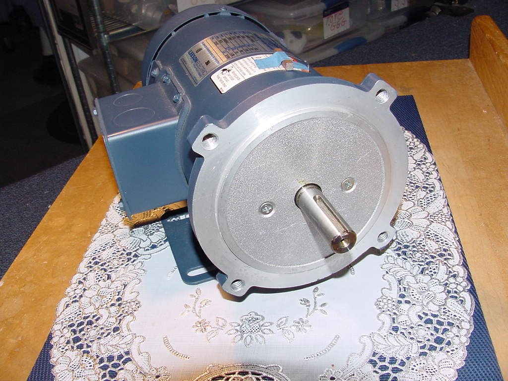 Leeson 098008.00, Permanent Magnet DC SCR Motor, 1/2 HP, 1750RPM, 180VDC, New
