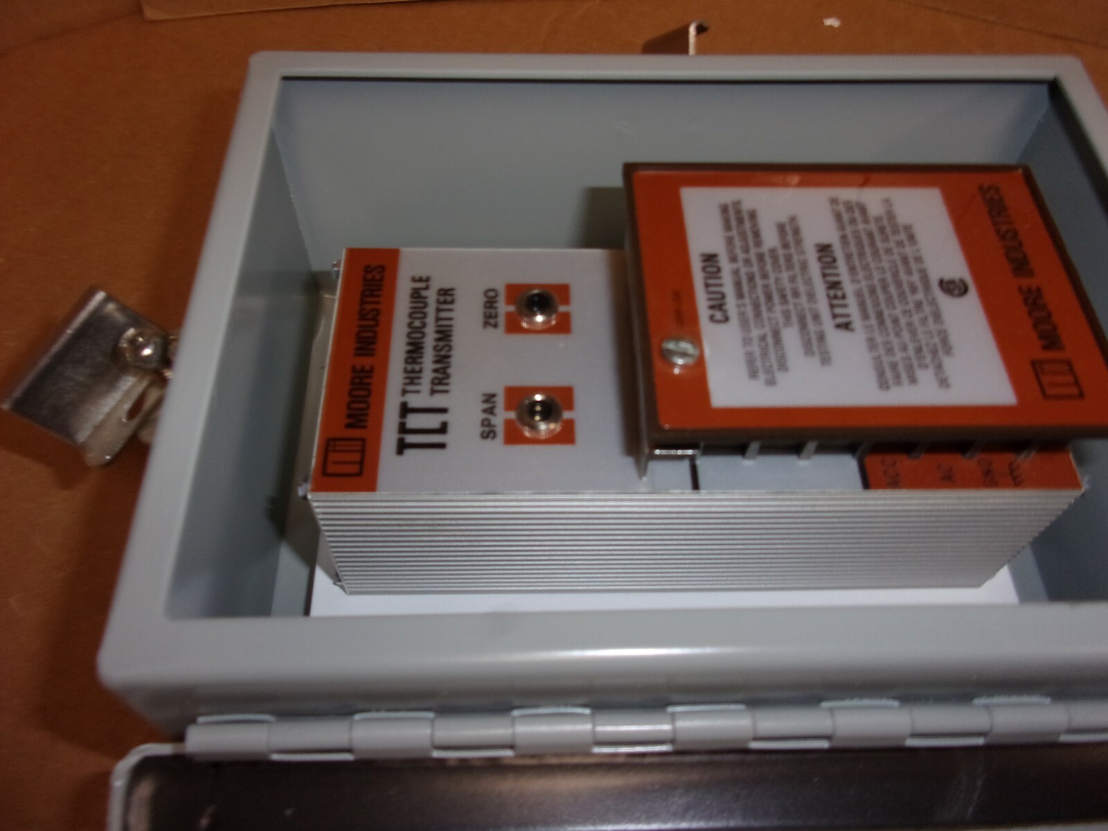 Moore Industries Thermocouple Transmitter TCT/T2-5MVFS/10-50MA/117AC