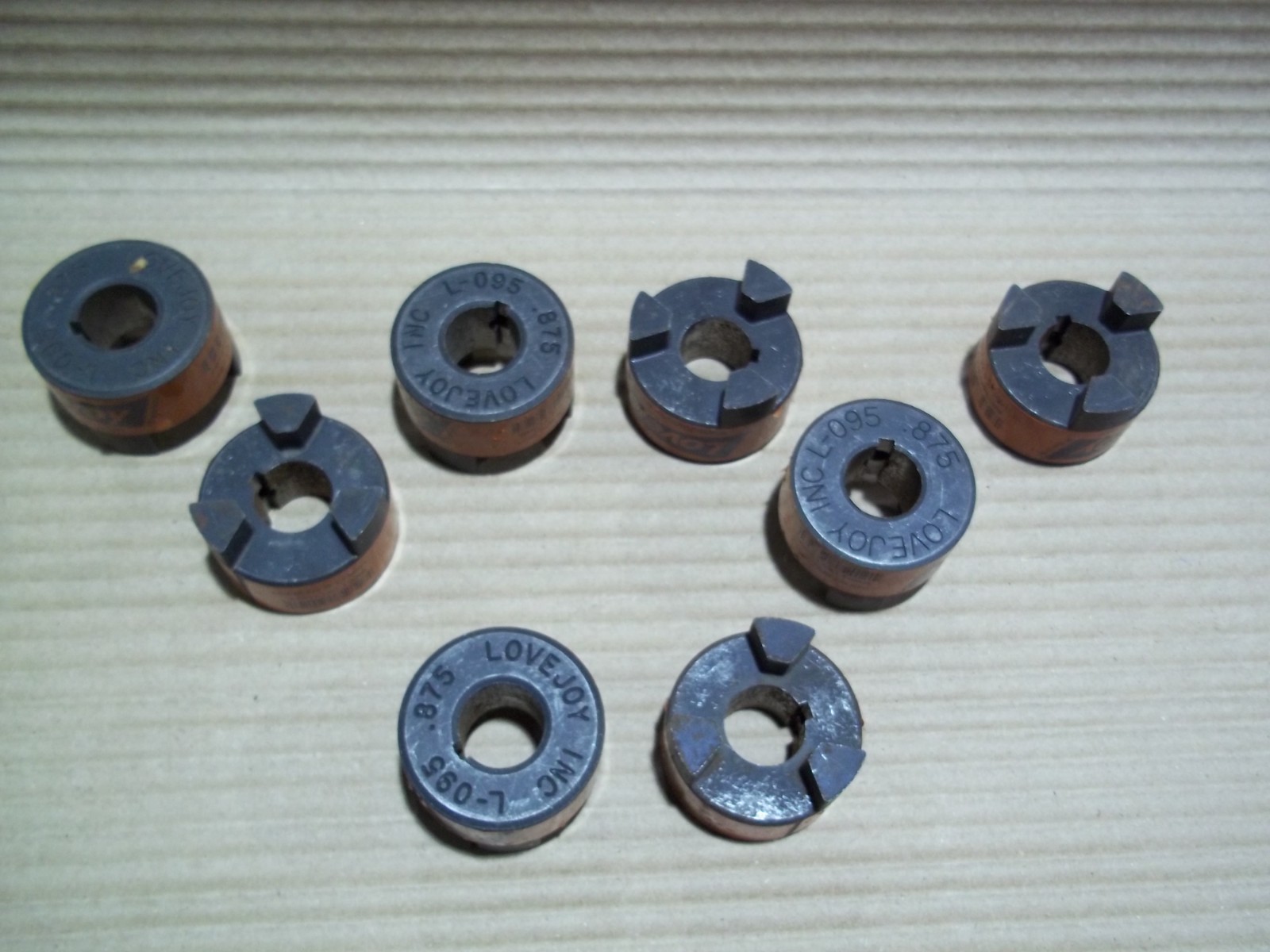 NEW LOT OF 8 LOVEJOY L-095 .875″ JAW COUPLING HUB 7/8″ KEYWAY
