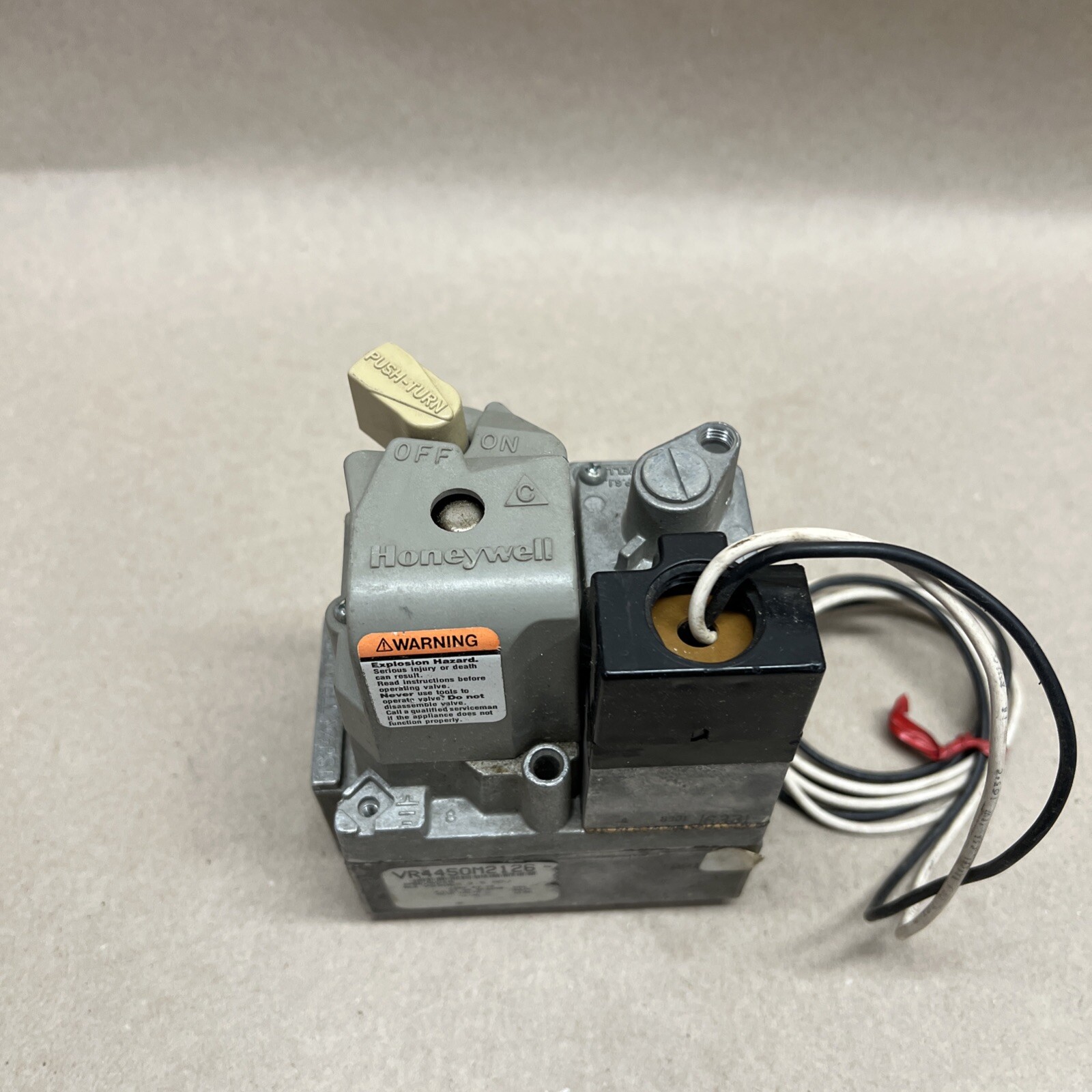HONEYWELL VR4450M2126 COMBINATION GAS VALVE 120V 3/4″ x 1/2″ VR4450M 2126