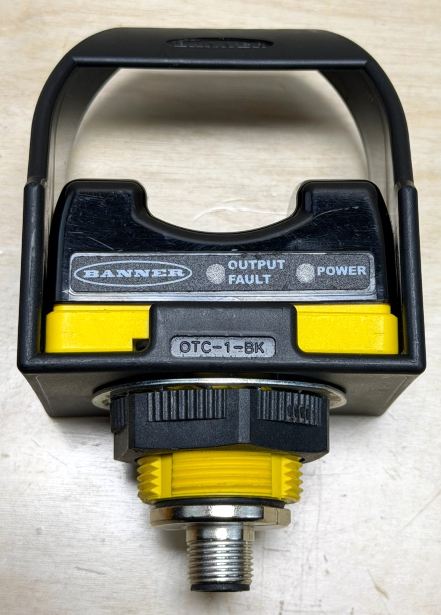 Banner STBVP6Q5 STB Series Safety Touch Button, Quick Connect, PNP, 10-30 VDC