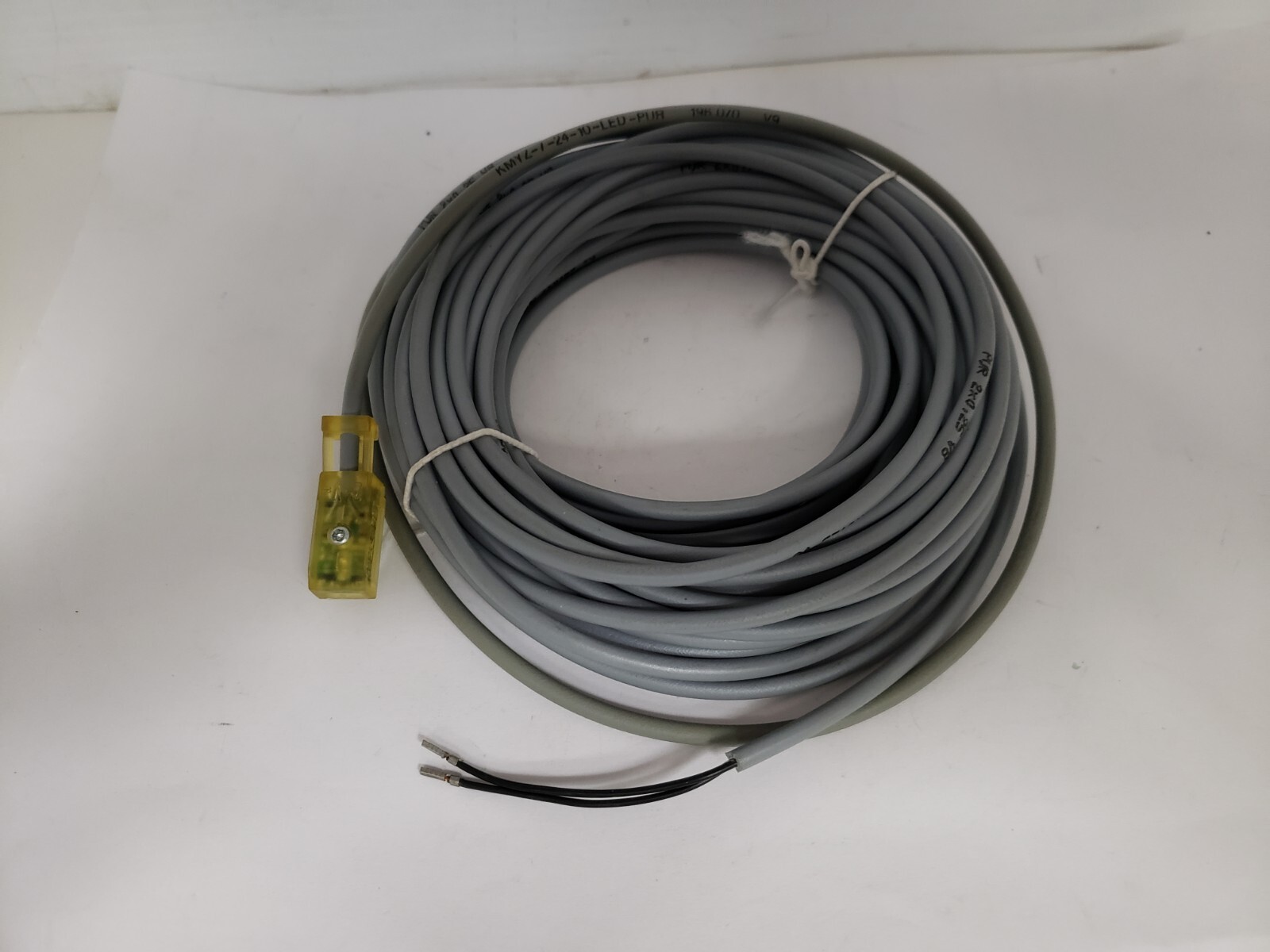 FESTO KMYZ-7-24-10-LED-PUR CABLE W/PLUG SOCKET ANGLED 2 WIRE NNB