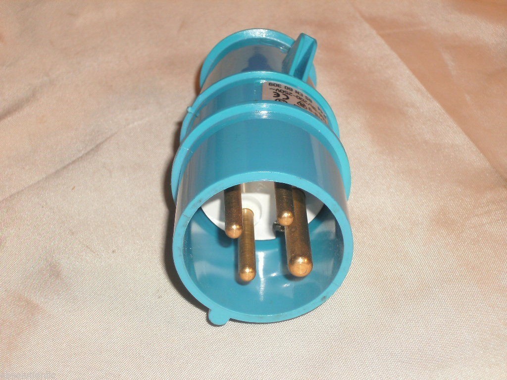 GARO P 316-9 PLUG 16A-9h/200-250V IP44 BS EN 60309