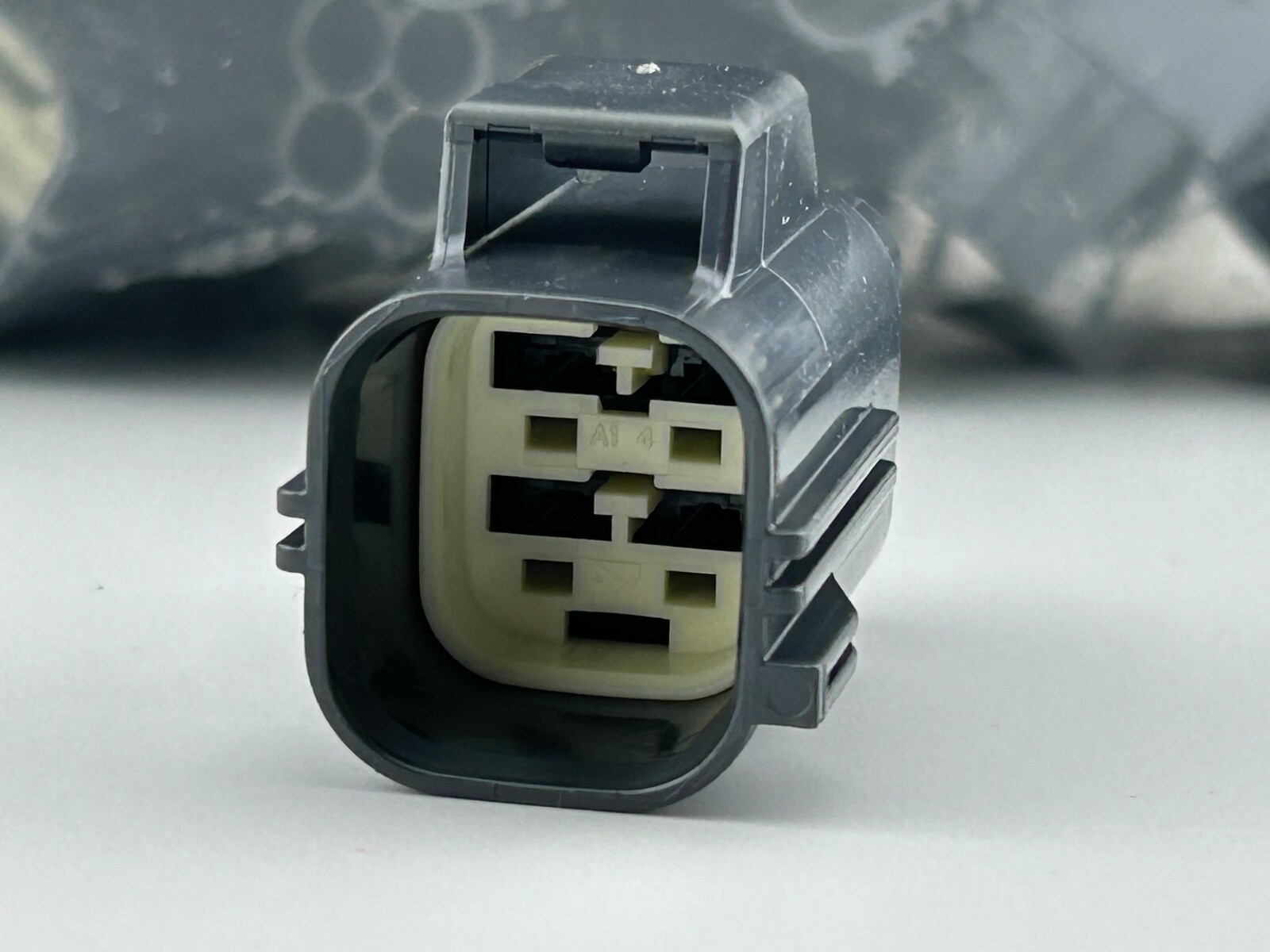 Automotive Connectors 4P CONN yazaki 7282-5570-10 7282557010 QTY 100