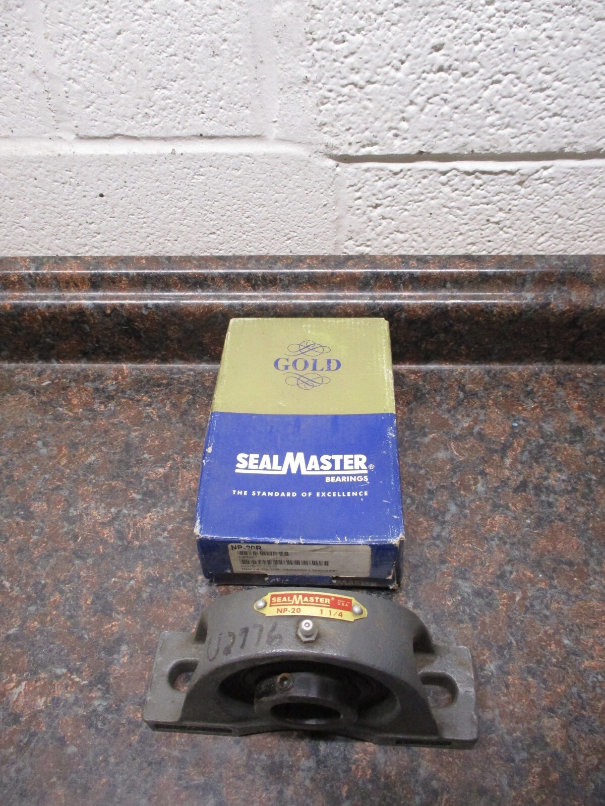 SEALMASTER PILLOW BLOCK BEARING CAST IRON NP-20R 1-1/4″ BORE 5450 MAX RPM