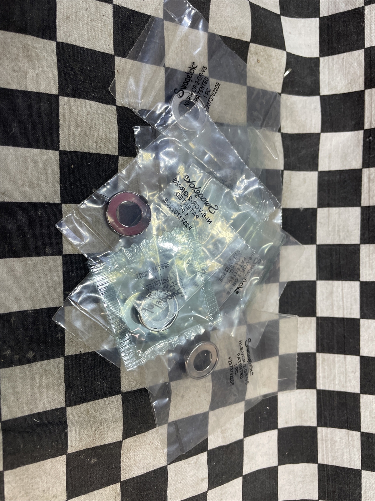 SWAGELOK NI-8-VCR-2-GR-VS, NI8VCR2GRVS, Face Seal Fitting 1/2″ LOT OF 10, #M42