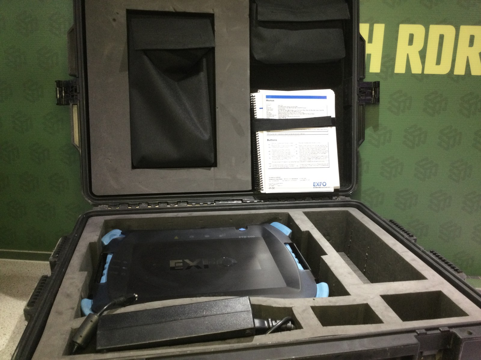 EXFO FTB-500-S1-QTR Portable Optical Network Test Platform w/ FTB-8510B Module