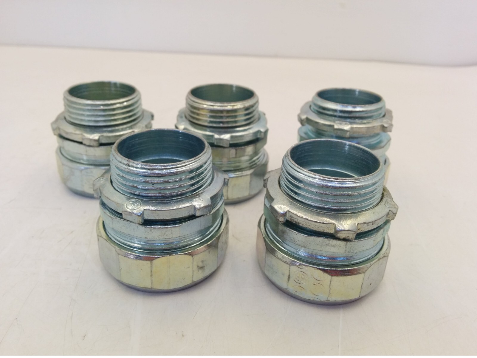 AMFI CO. 5XC40 CONNECTOR, RAIN TIGHT, STEEL, 1″ NPT (LOT OF 5) NNB