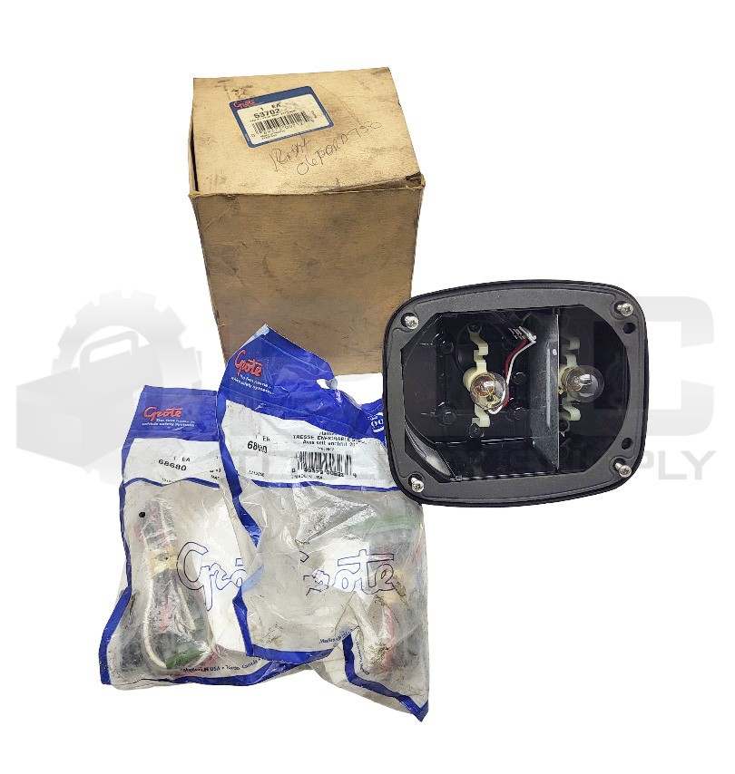 NEW GROTE 53702 3 STUD STOP TAIL LIGHT *READ*