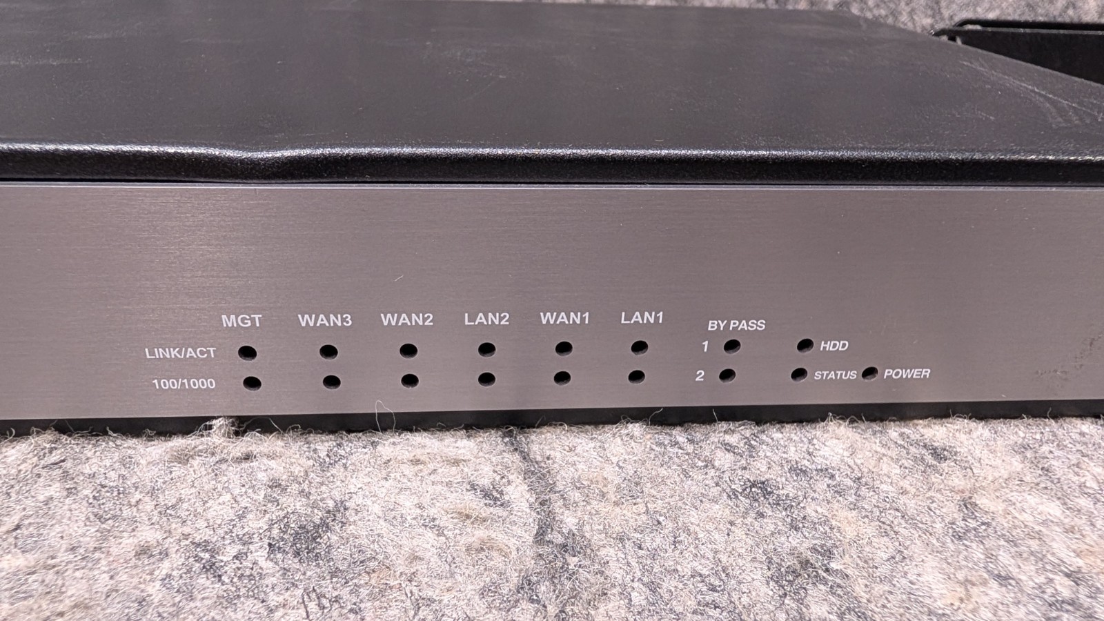 InfoVista 40-05-XX / ip|e 40ax V2 IP Traffic Management Switch w/ Brackets