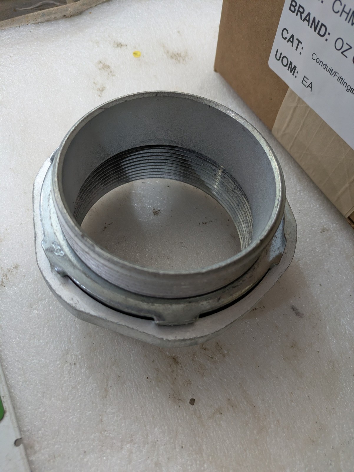 OZ Gedney CHM-350 3-1/2in Raintight Conduit Hub RMC/IMC Malleable Iron OEM I
