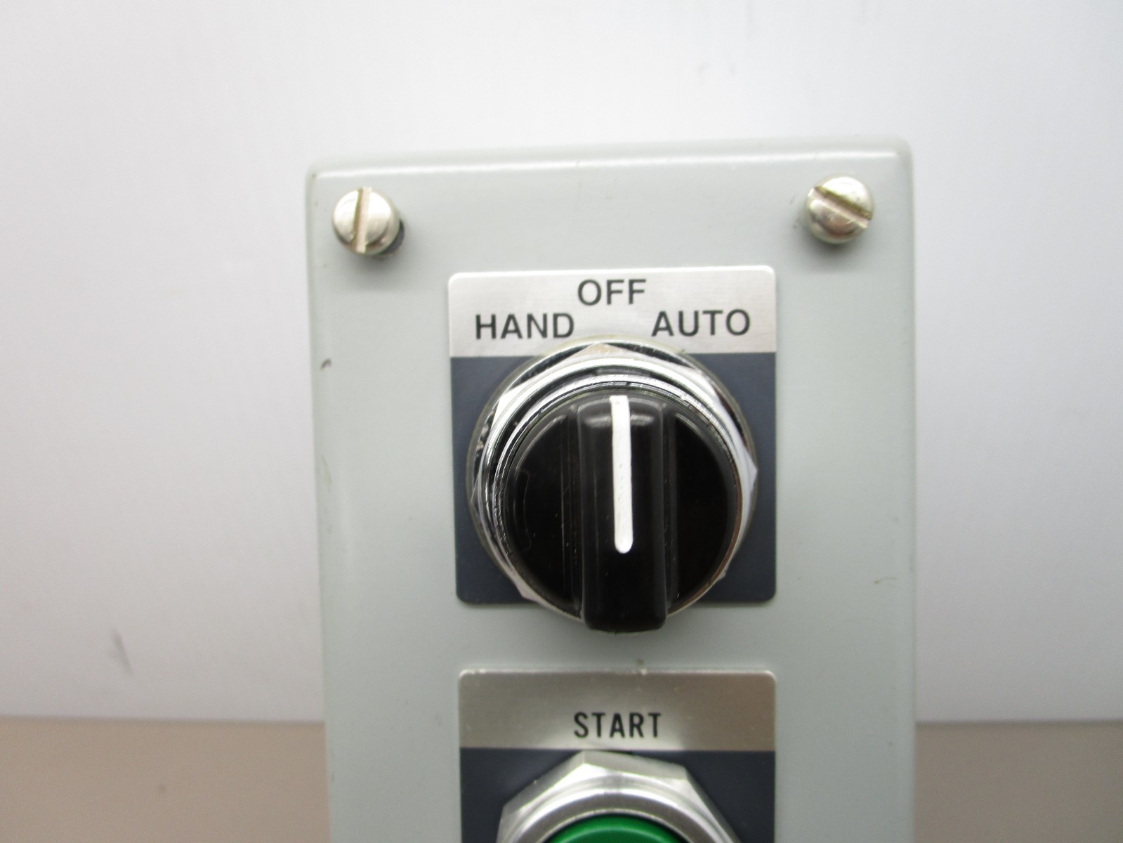 Hoffman E-3PB Push Button Enclosure with Switches ON-OFF-ON / Start / Stop
