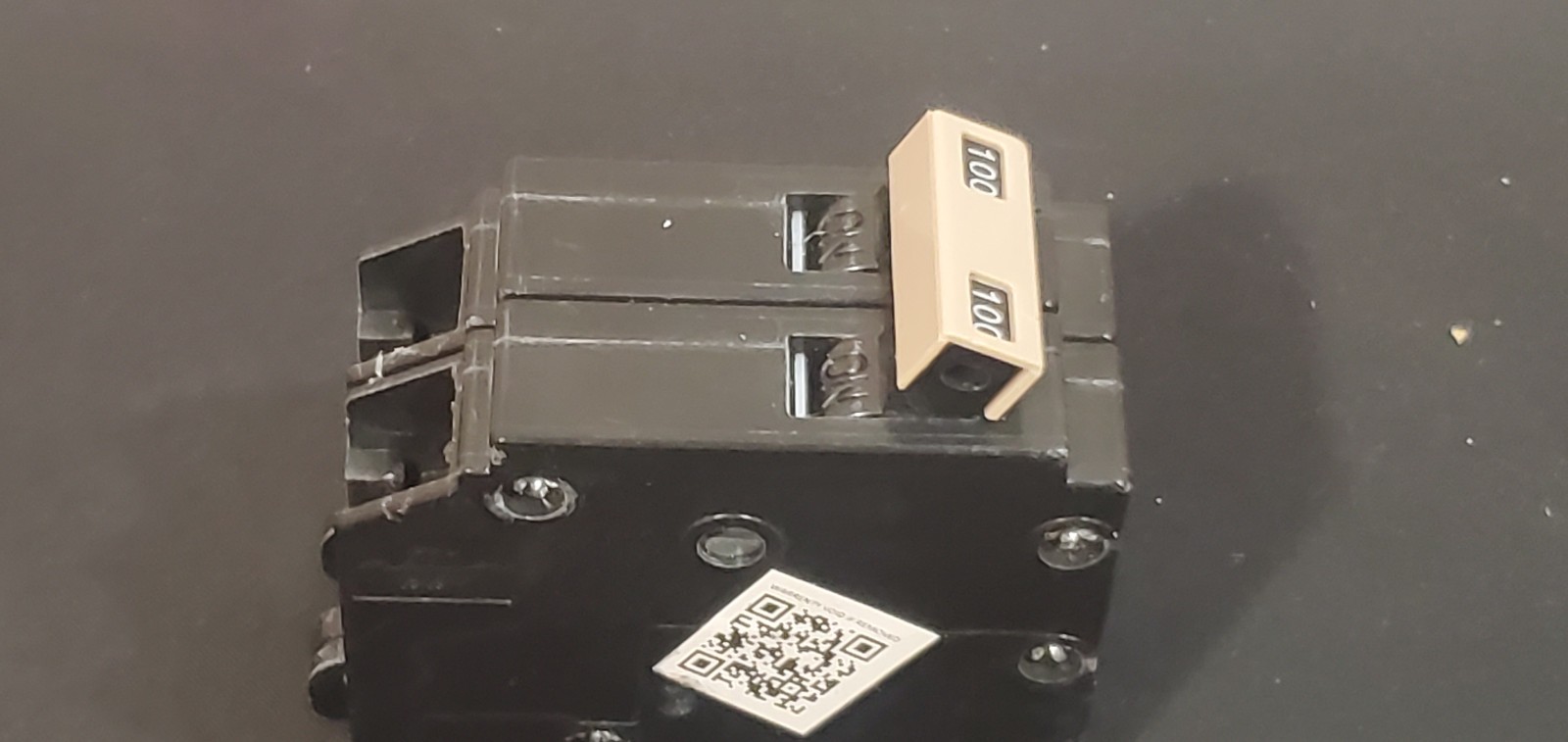 Cutler Hammer 2100 2 Pole 100a 100 Amp 240vac Circuit Breaker