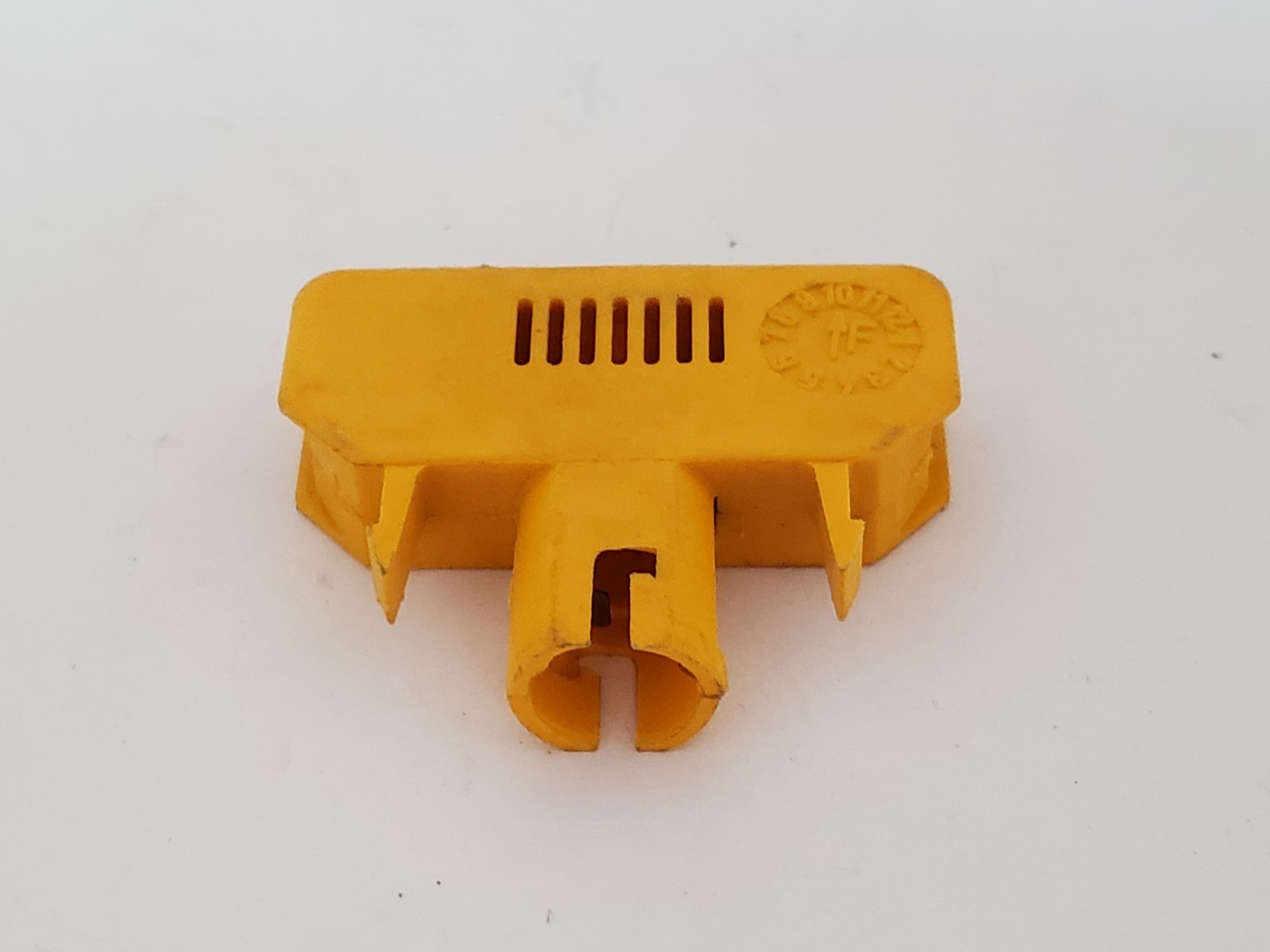 ERSCE BL9SB PILOT LIGHT SOCKET 250V 2.5W
