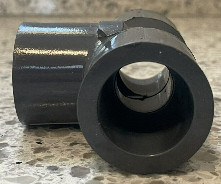 Lasco 3/4″ Tee – Schedule 80 Gray PVC-I F Slip x F Slip x F Threaded – NEW