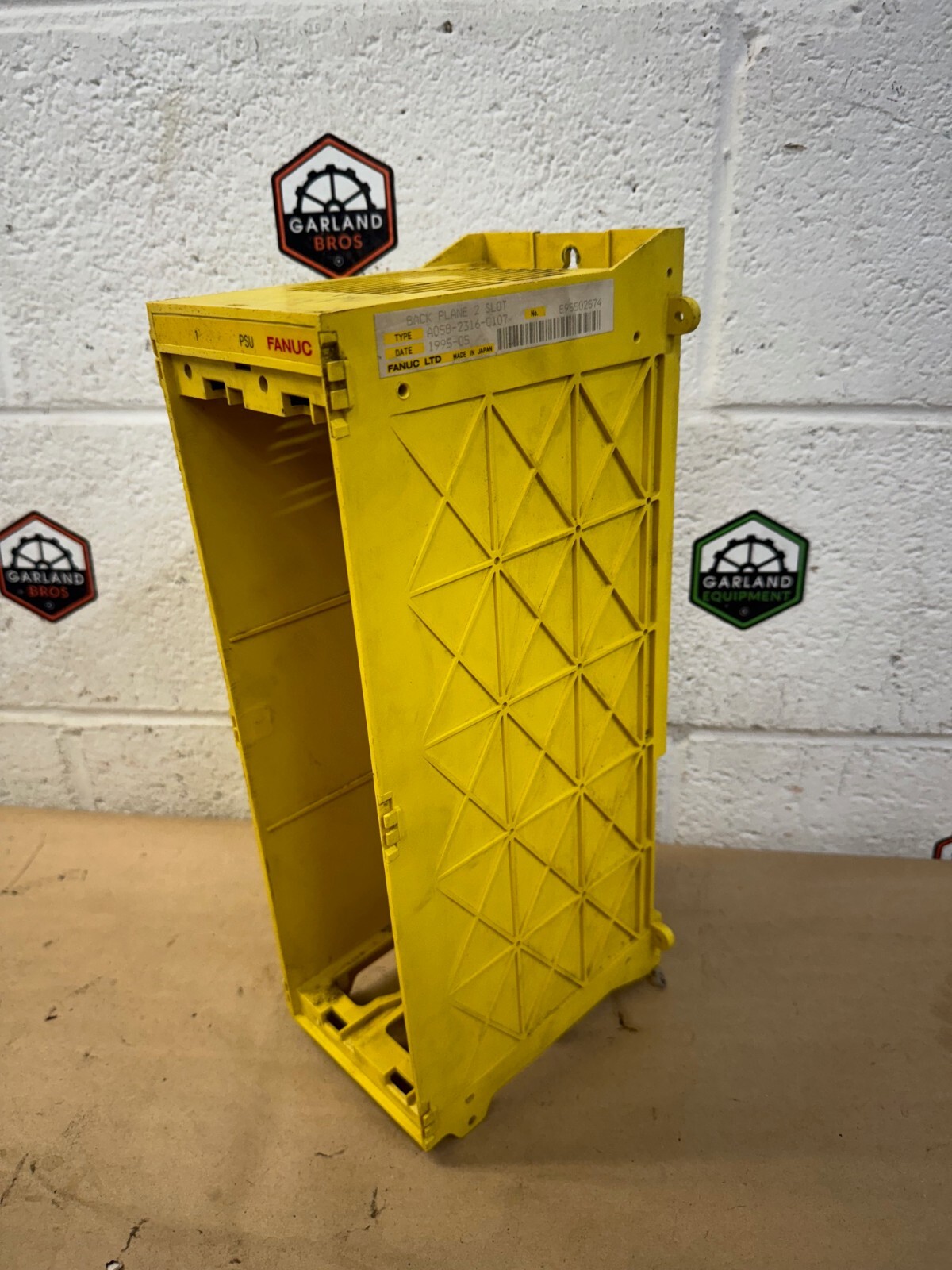 Fanuc A05B-2316-C107 Back Plane 2 Slot Control Chassis w/ Fan Unit