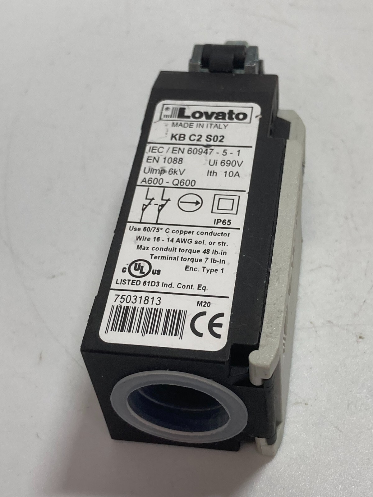 LOVATO KB C2 S02 LIMIT SWITCH ROLLER PLUNGER SNAP ACTION 2NC 690V 10A NNB