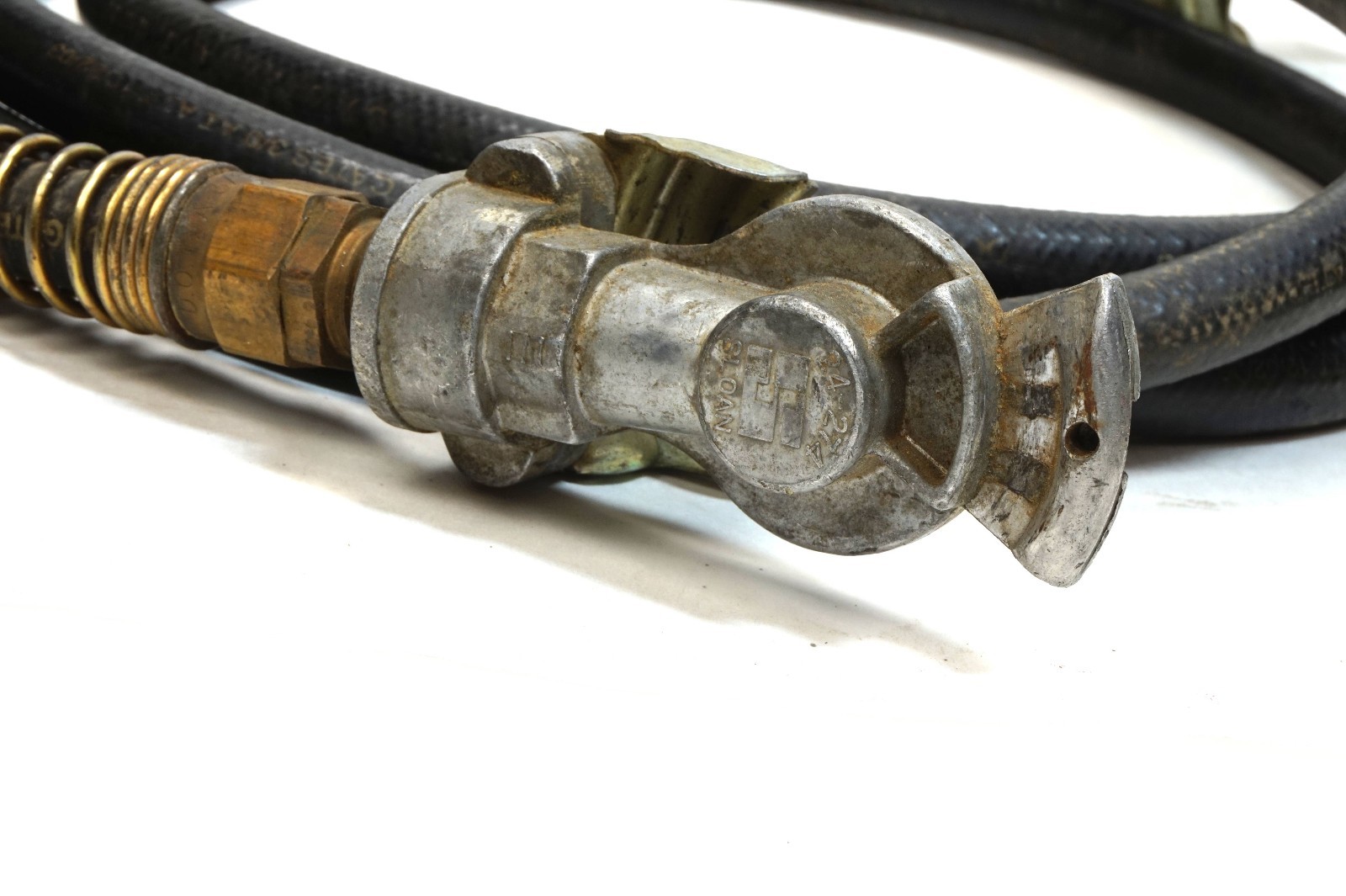 5 TON 6×6 Cargo Truck Air Hose Assembly 105821R91 10-1/2 ft Lg 3/8 M915 & M939