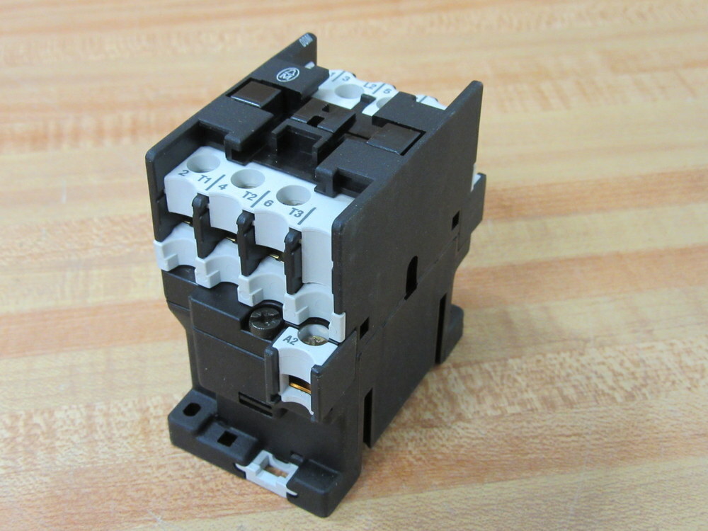 Klockner/Moeller DIL00 M Contactor DIL00M Coil: 24V 60Hz