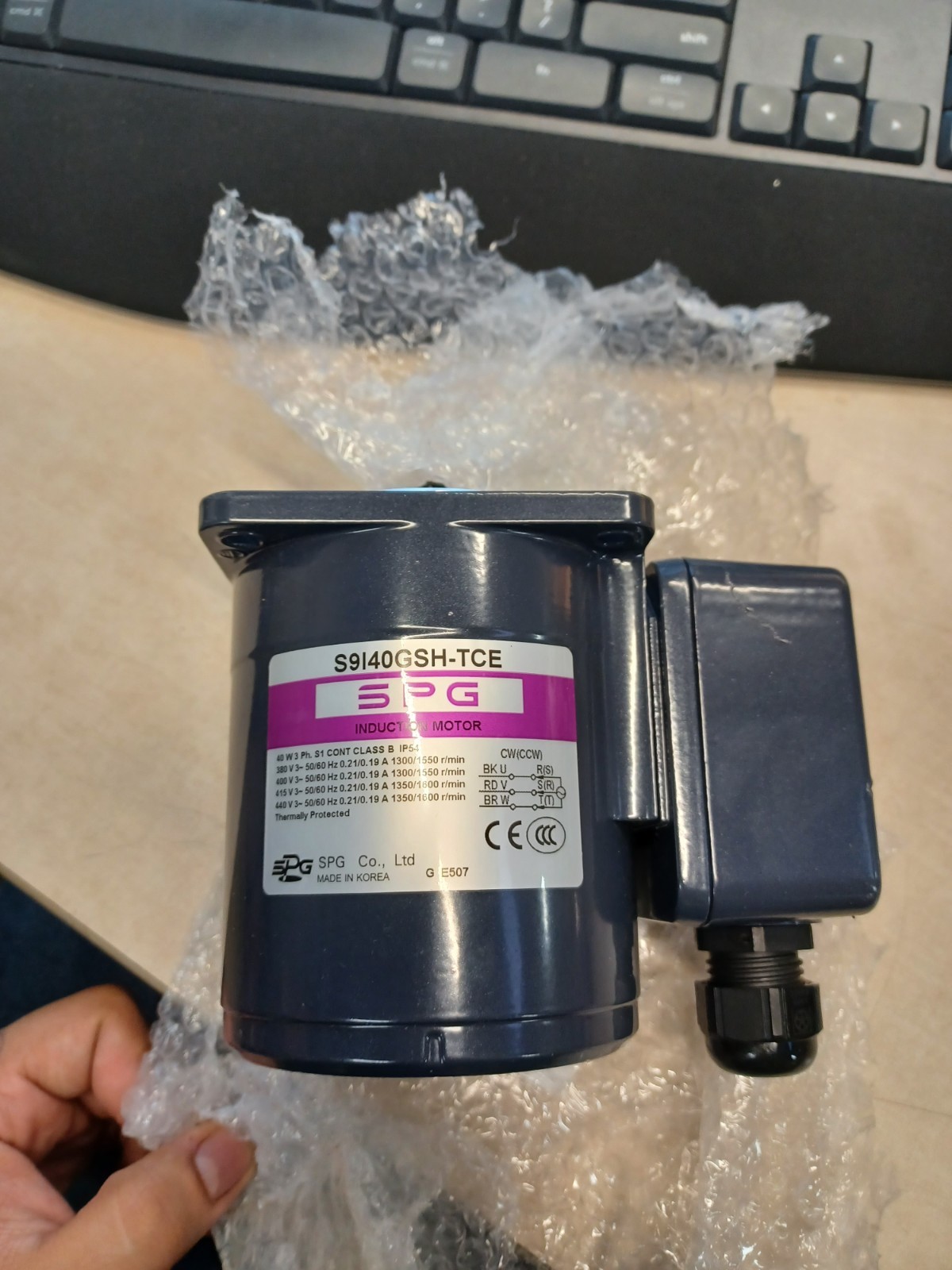 S9I40GSH-TCE motor 40W 3 Ph S1 CONT CLASS B IP54 SPG