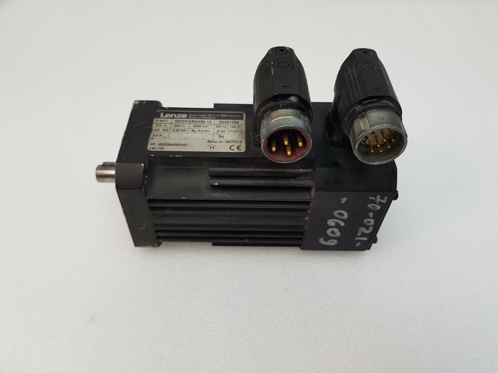 LENZE SERVO MOTOR MDSKSRS036-13