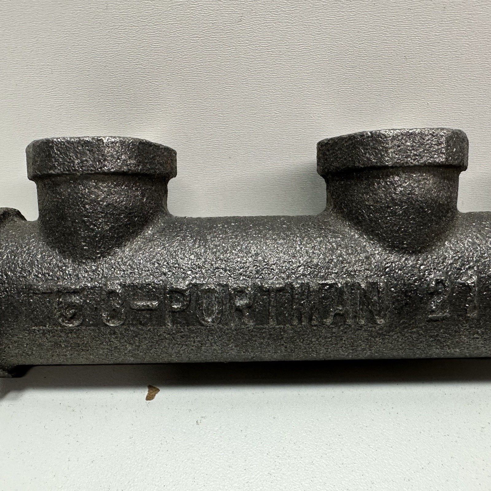 New 2 Gastite 3 Portman 2135 Manifold Cast 3 NPT Port (3/4″ x (3) 1/2″ x 1/2″)