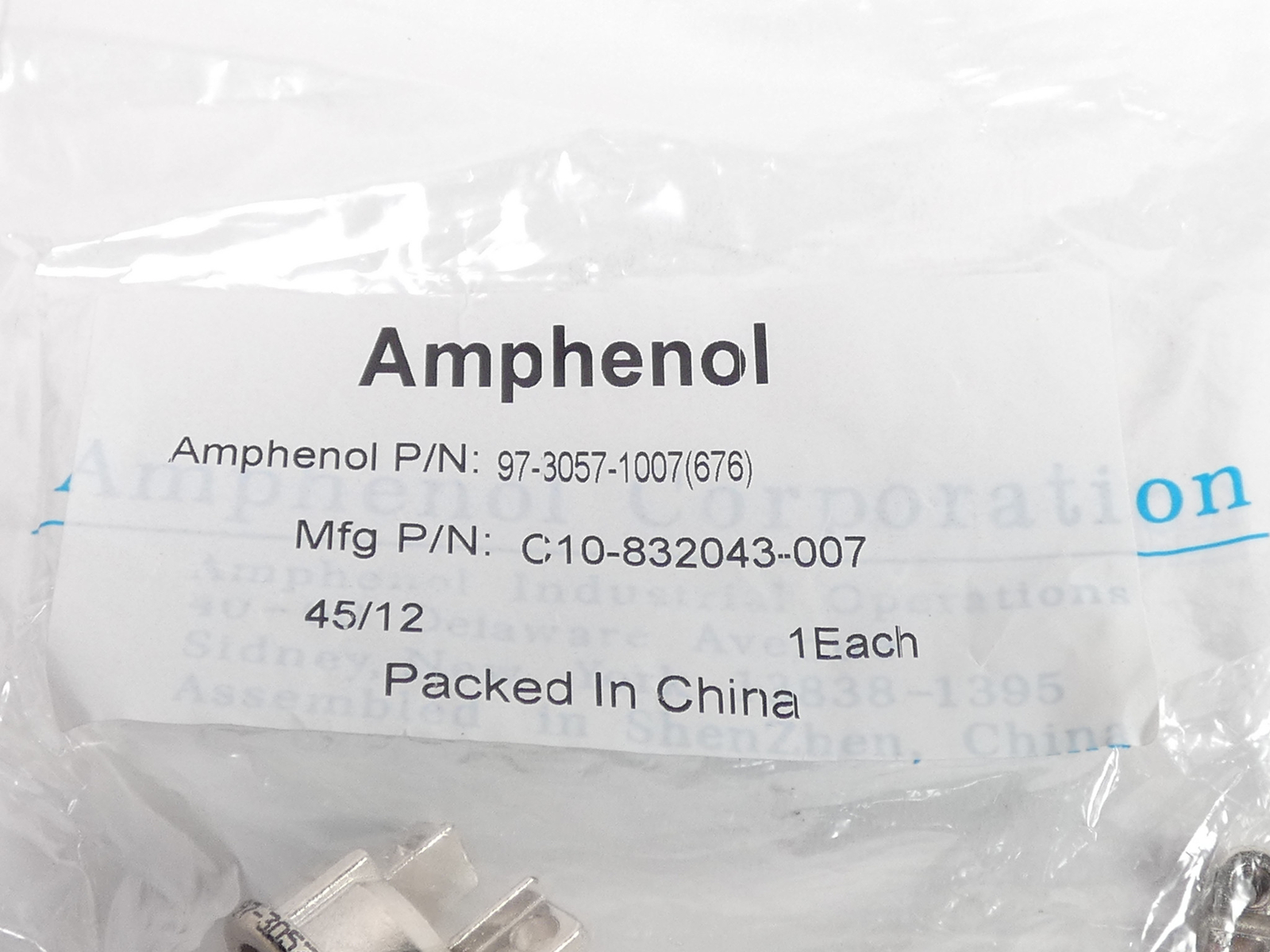 *Lot of 8* Amphenol 97-3057-1007(676) Cable Clamp Connector – NEW Surplus!