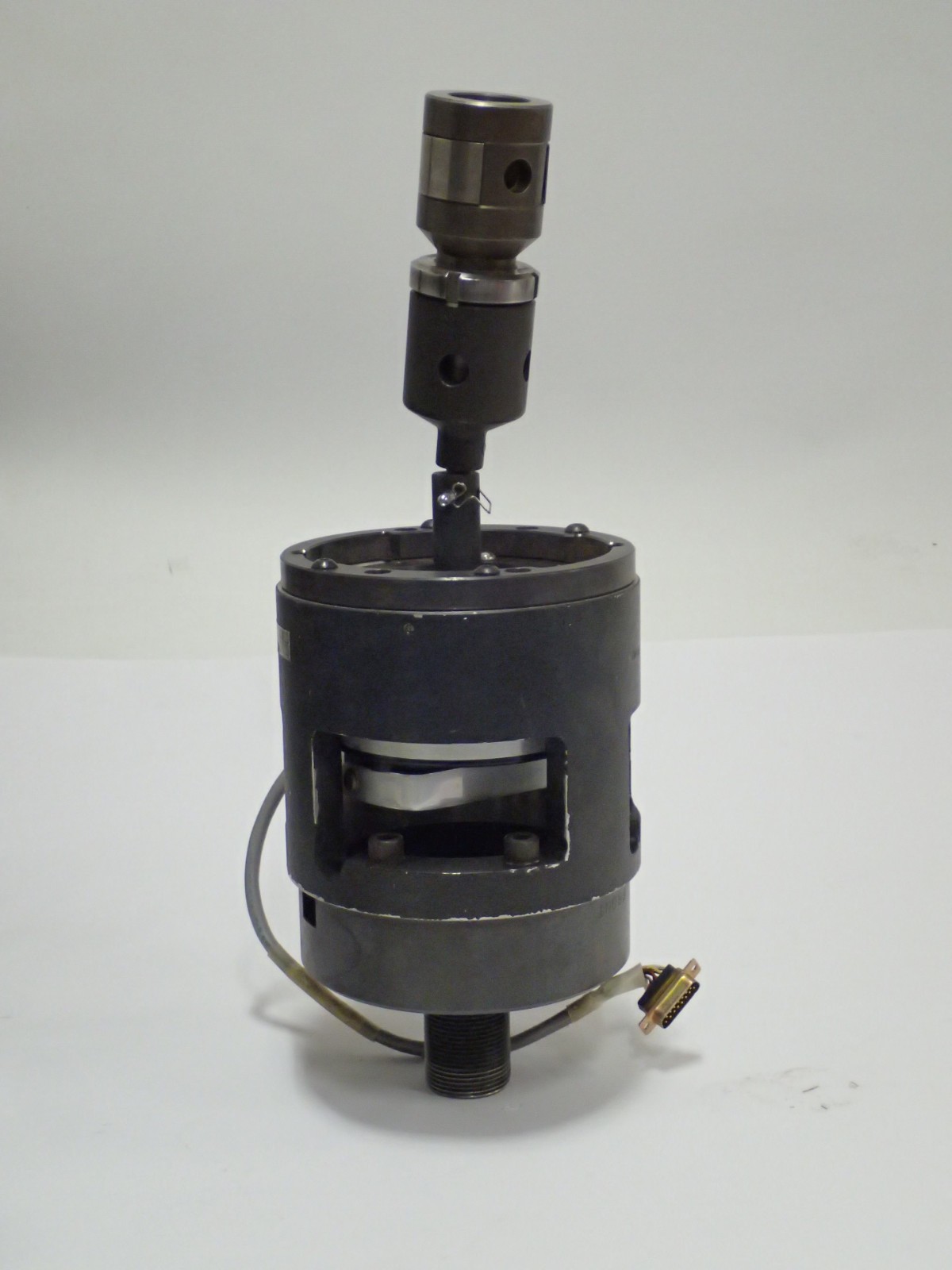 INSTRON STRAIN GAUGE W/ 2640-008 & 2630-030 EXTENSOMETER