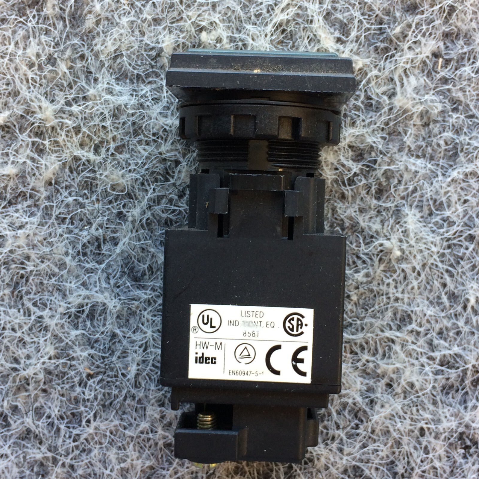 IDEC S1 IEC/EN 60947-5-1 90105 SQUARE SIZE SHAPE Illuminated Switch