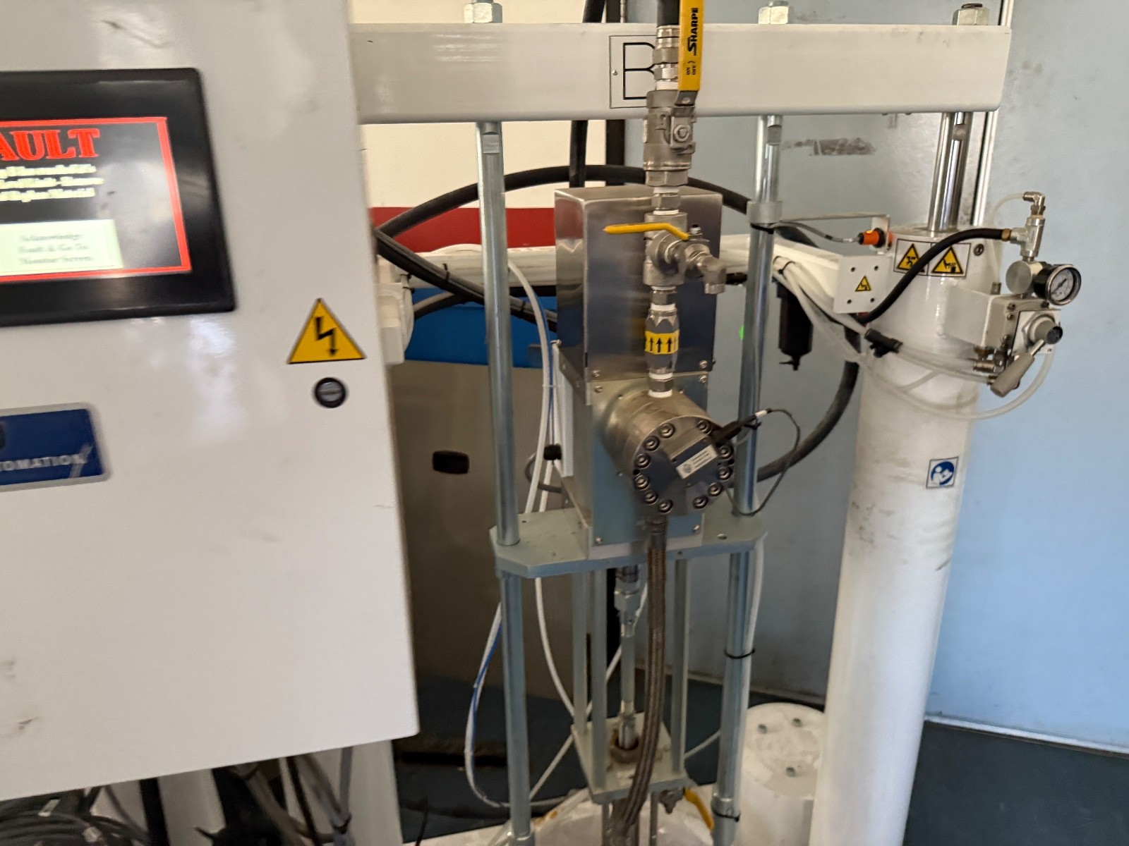 Fluid Automation M4-55MLR Meter-Mix Dispense System – 120V – Powers Up as Shown