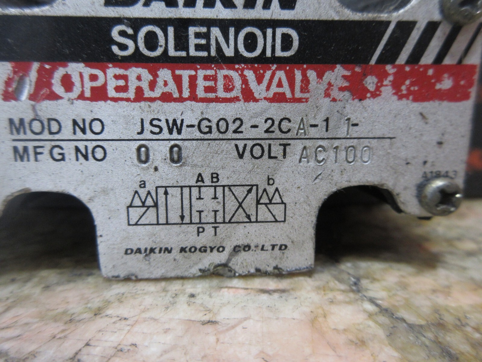 DAIKIN SOLENOID VALVE JSW-G02-2CA-11 MFG 0.0 AC100V