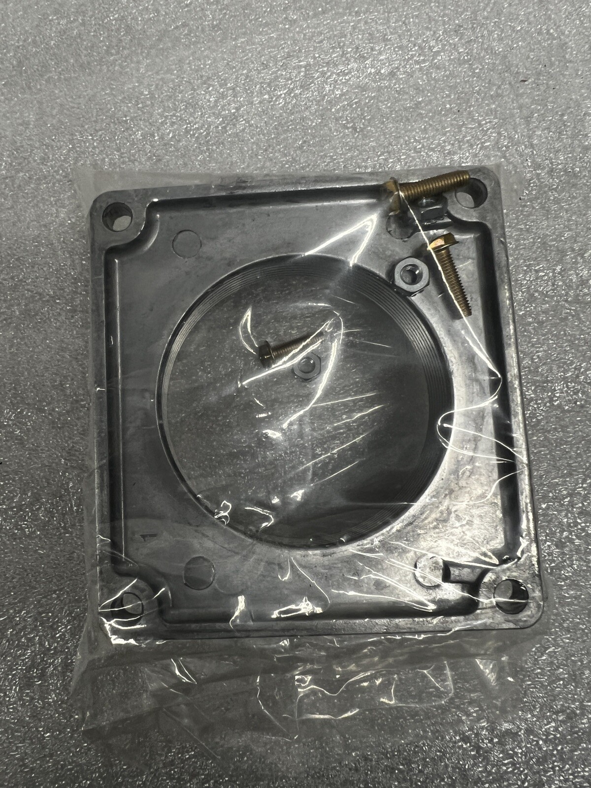 EATON DS300H2 LOADCENTER 3 ” HUB 3-INCH PANEL HUB 3R Rainproof