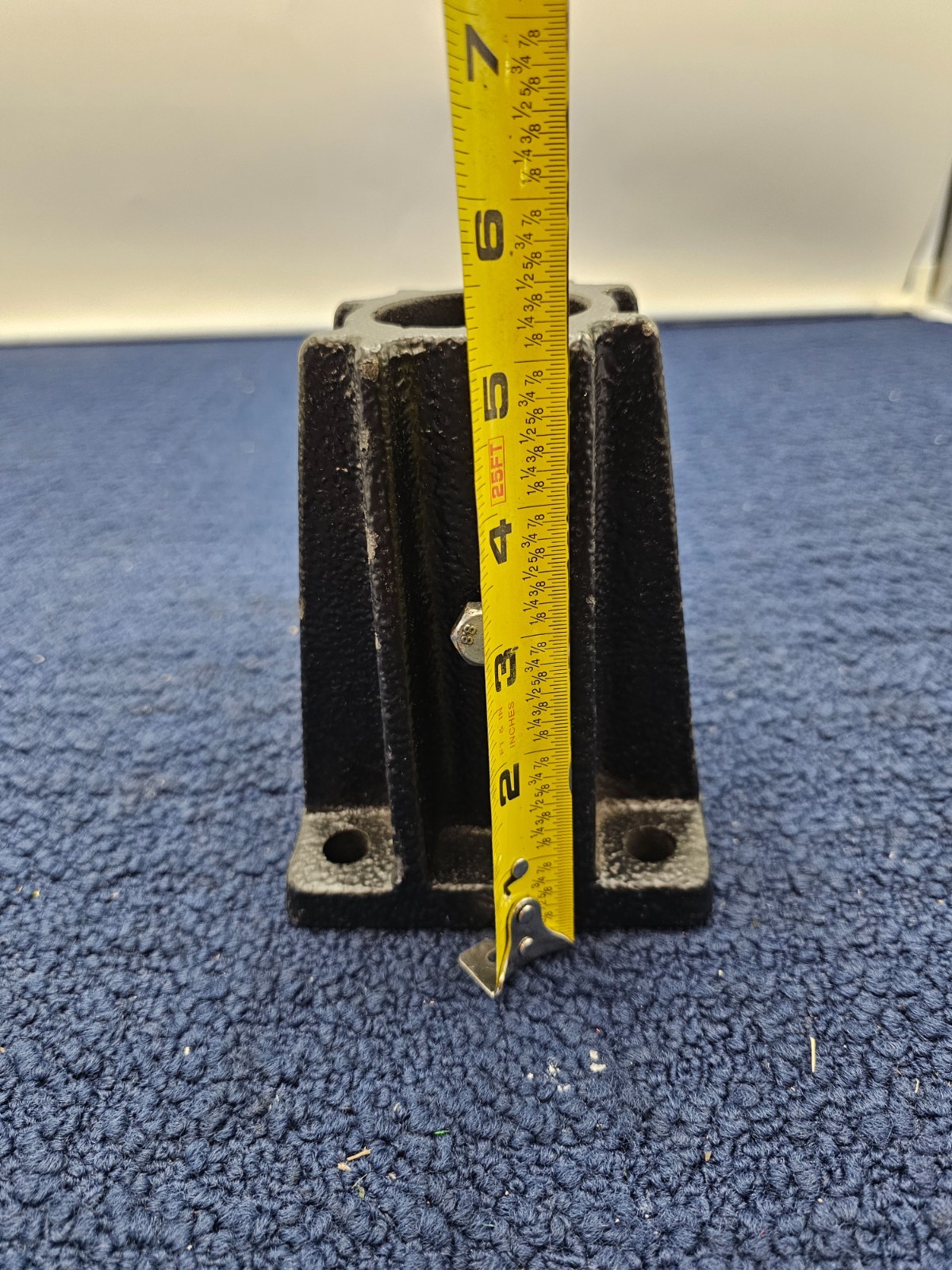Global Industrial 940374 Single Socket Base for Pedestrian Barrier 9054860
