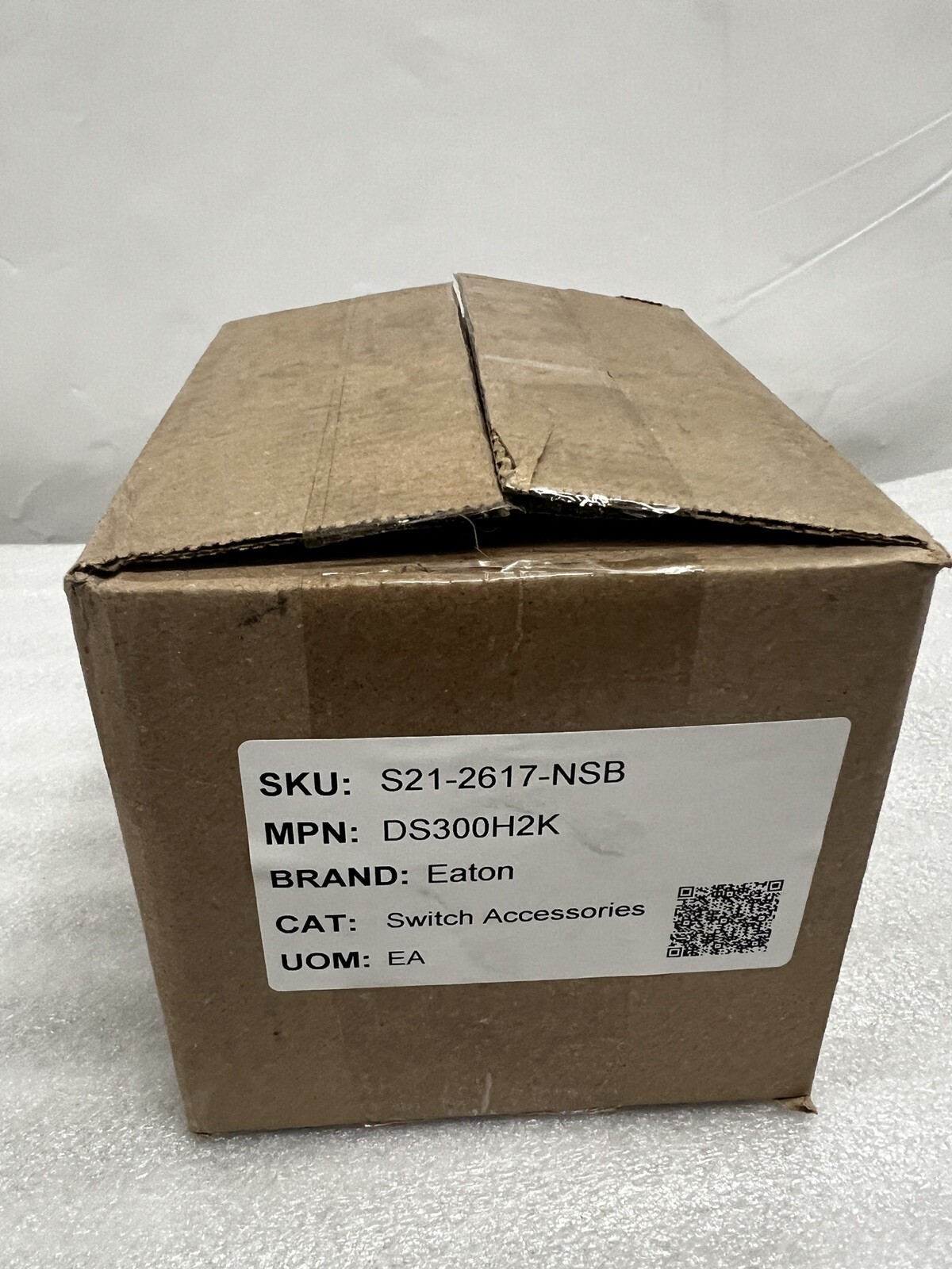 EATON DS300H2 LOADCENTER 3 ” HUB 3-INCH PANEL HUB 3R Rainproof