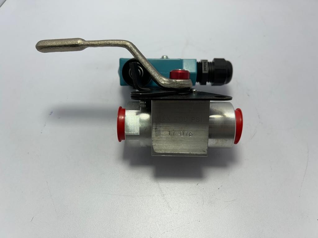 Honeywell Limit Switch BZE6-2RN With P16164 Pneumatic Valve