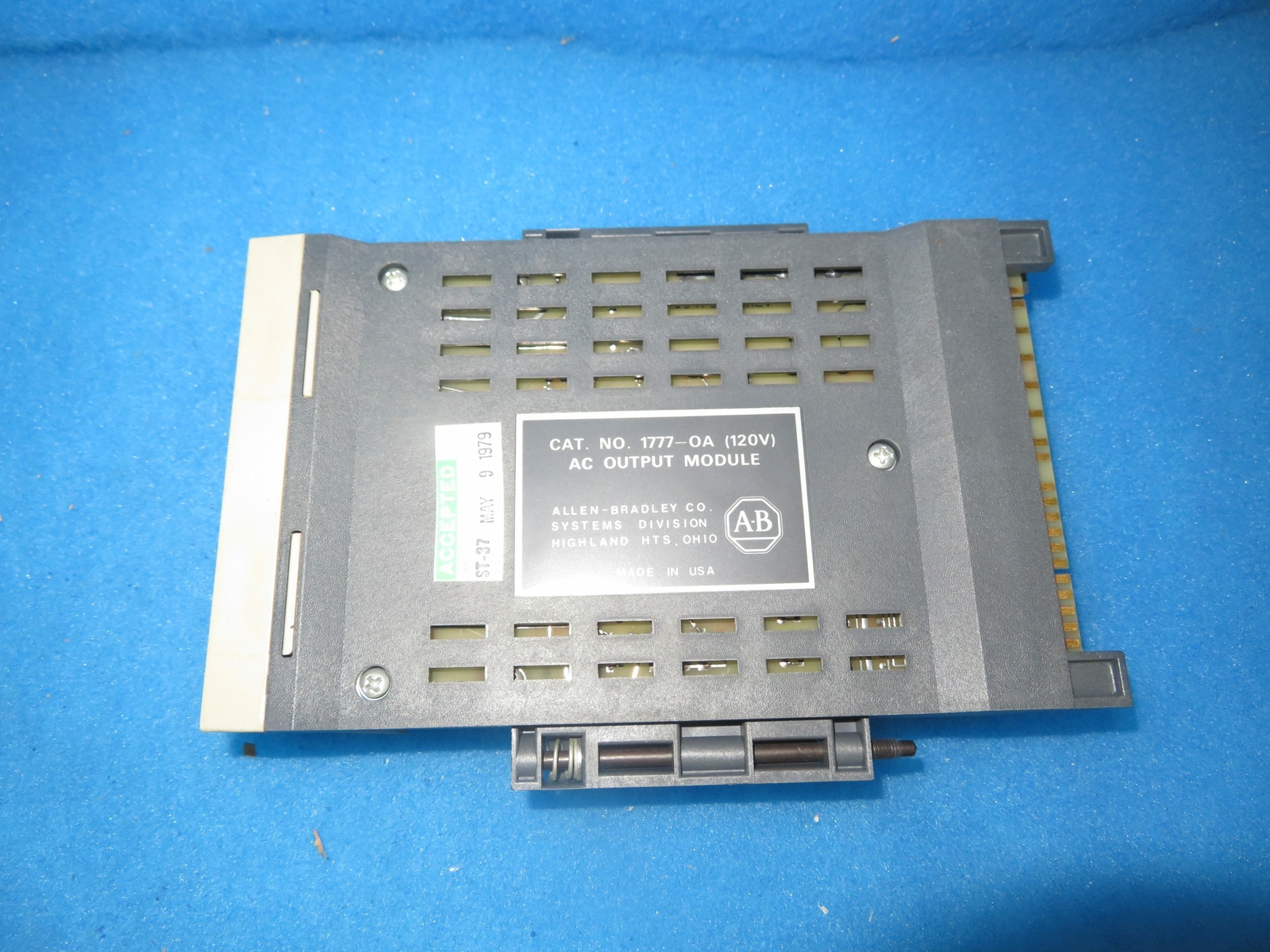 New Allen Bradley 1777-OA AC Output Module + 1 Year Warranty