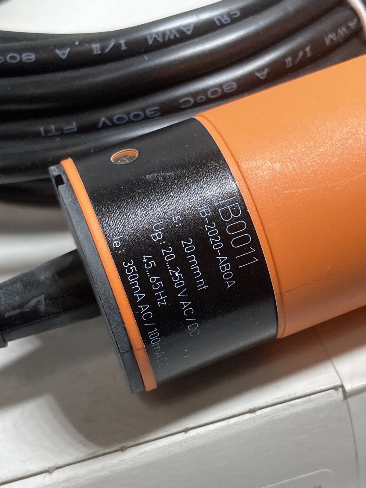 IFM IB-2020-ABOA/6M INDUCTIVE SENSOR 20-250VAC/DC SN 20MM 45-65HZ NIB