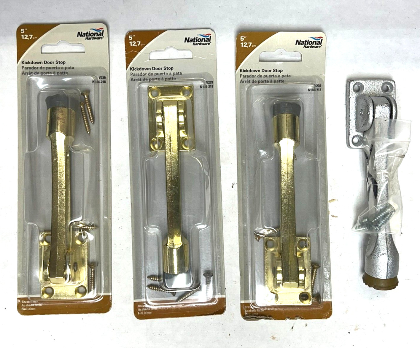 NATIONAL HARDWARE KICKDOWN DOOR STOP 5″ RUBBER STOP 1″ LOT OF 4