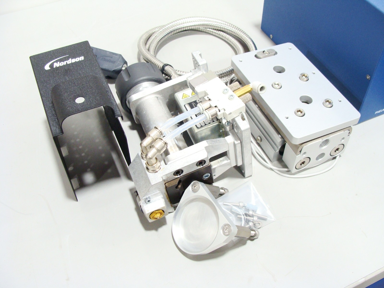 Nordson EFD Unity Touch S Controller w/ Pneumatics & IC30 Dispense Head, Cables